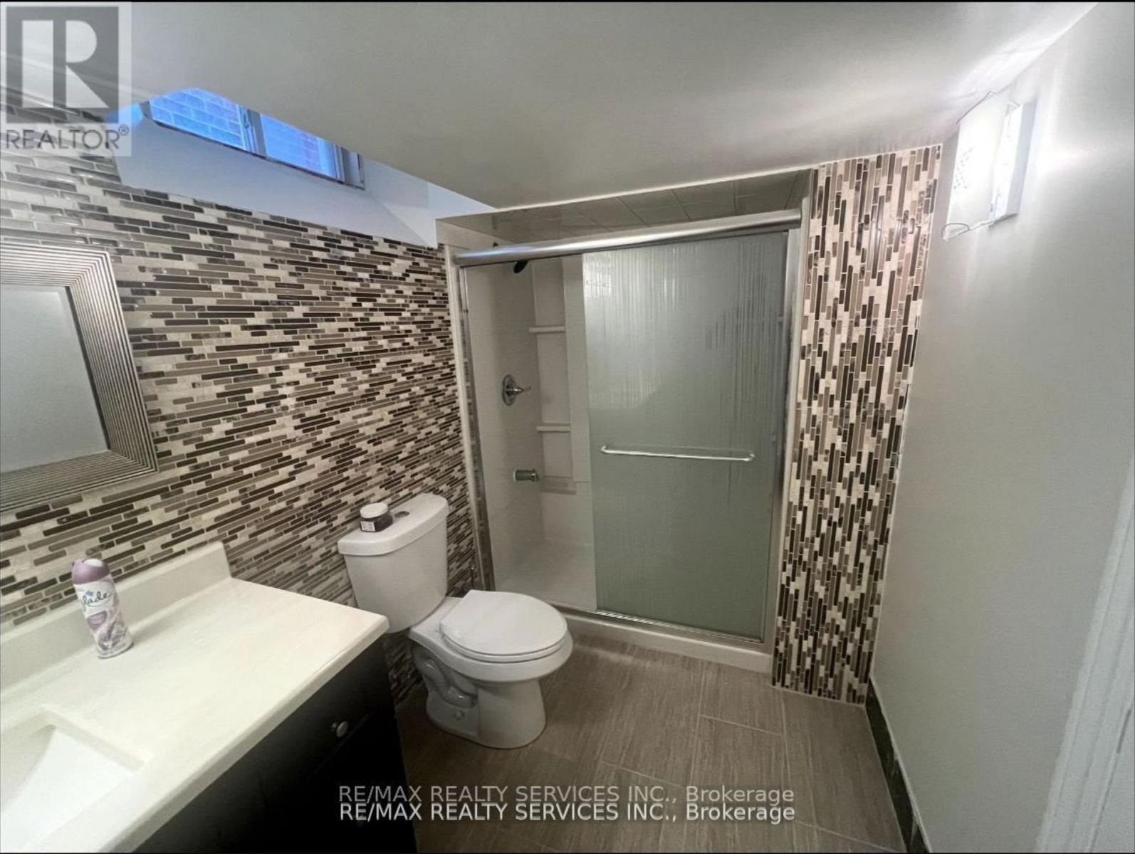 Bsmt - 18 Treegrove Crescent, Brampton (Fletcher's Meadow), Ontario  L7A 3X8 - Photo 15 - W12769730