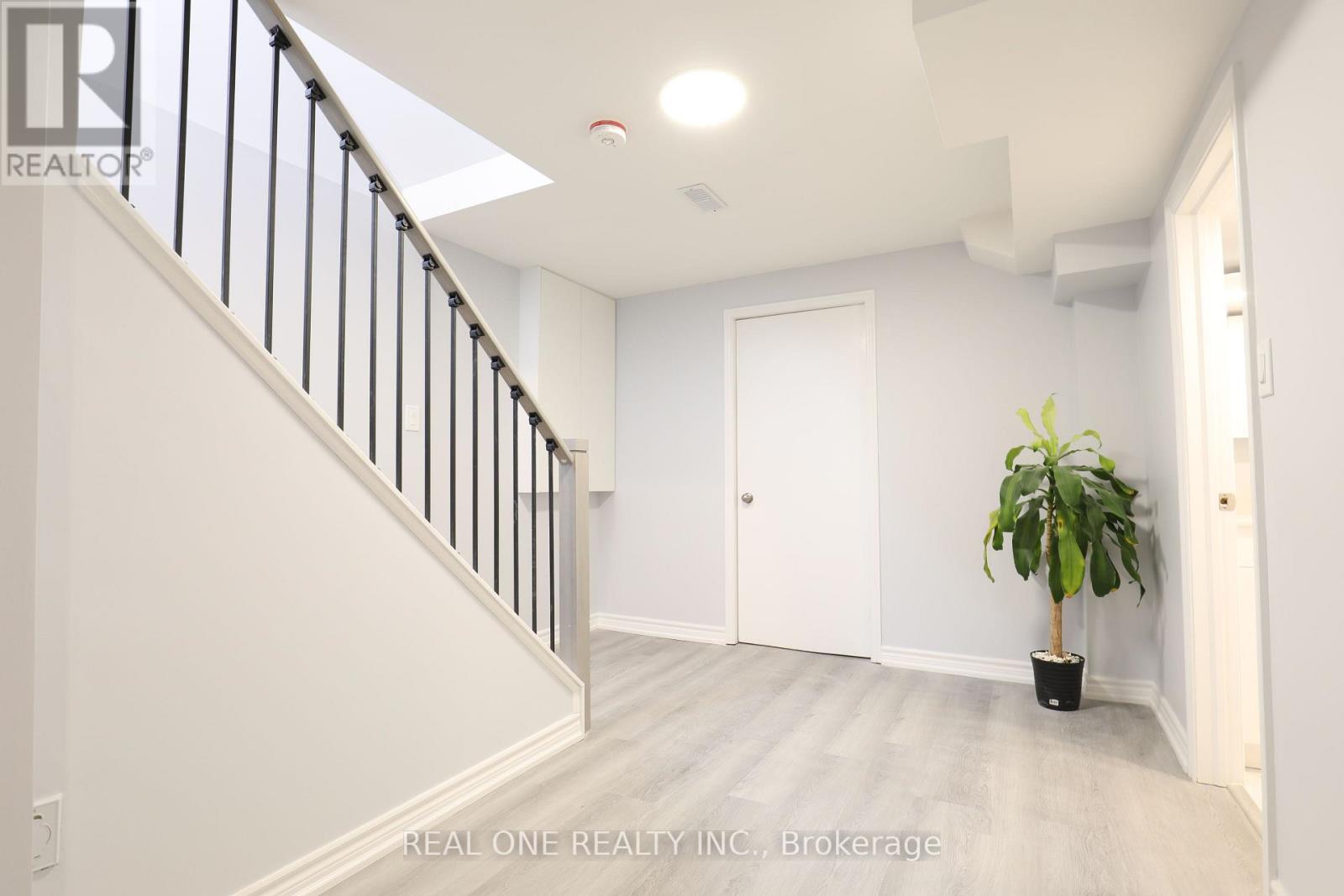 4499 Radisson (Bsmt) Crescent, Mississauga, Ontario  L5M 4C8 - Photo 7 - W12769734