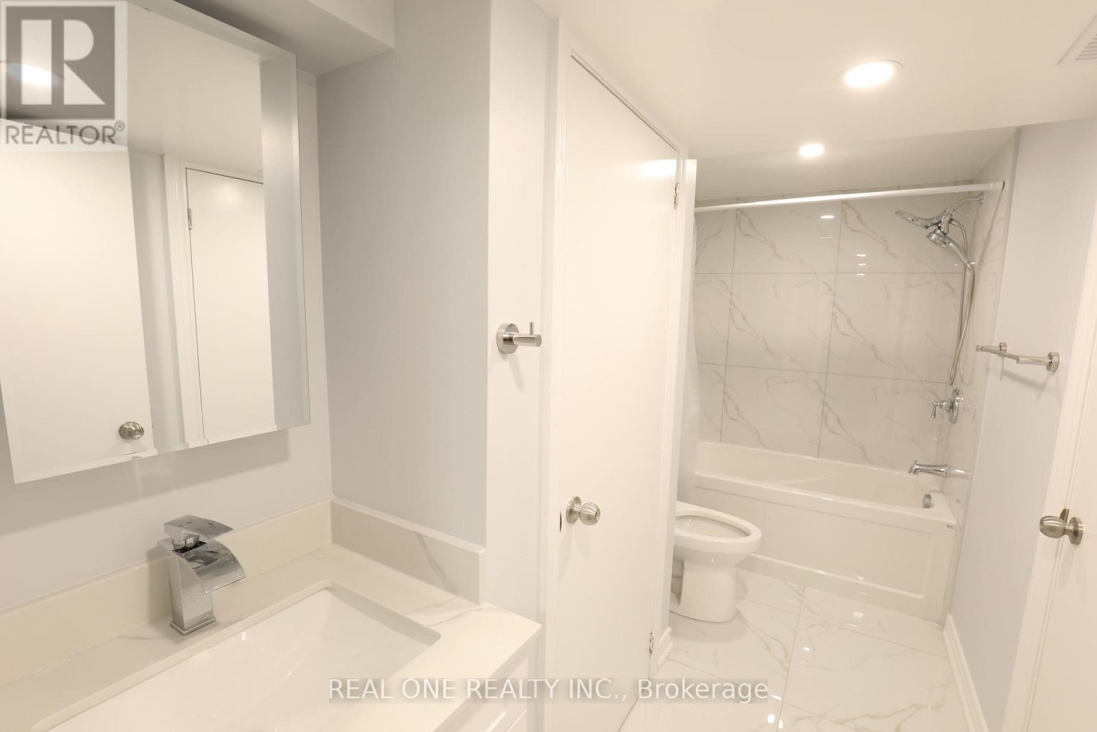 4499 Radisson (Bsmt) Crescent, Mississauga, Ontario  L5M 4C8 - Photo 8 - W12769734