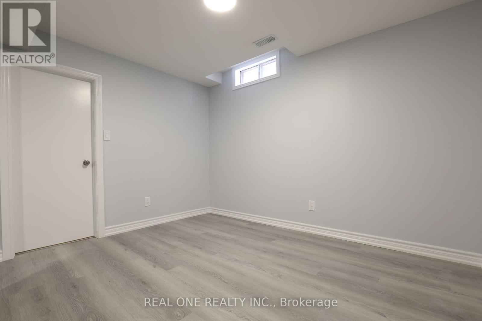 4499 Radisson (Bsmt) Crescent, Mississauga, Ontario  L5M 4C8 - Photo 9 - W12769734