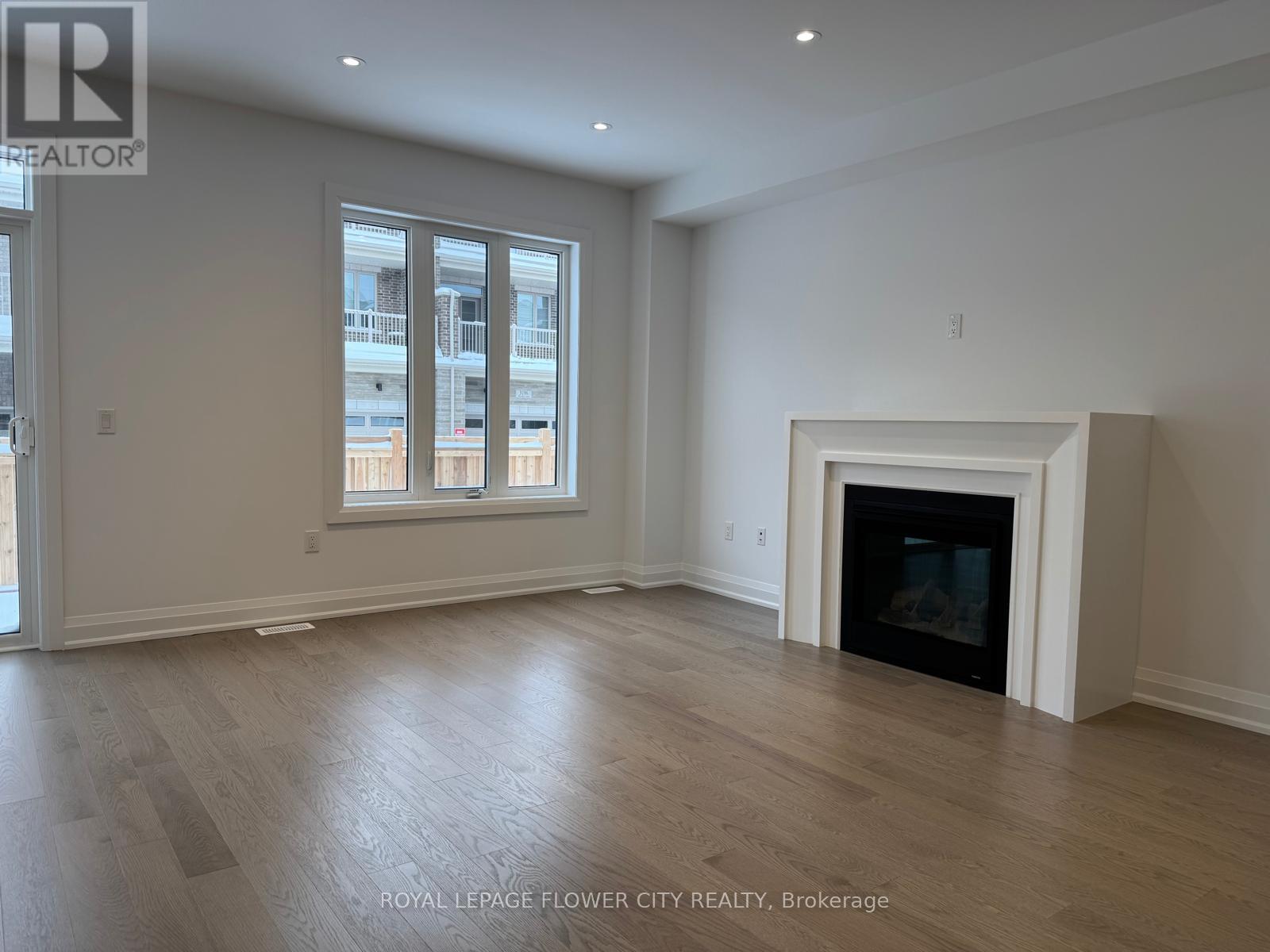 3193 Crystal Drive, Oakville, Ontario  L6M 0W8 - Photo 9 - W12769758