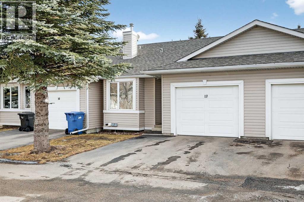 17, 16 Champion Road, Carstairs, Alberta  T0M 0N0 - Photo 1 - A2283479