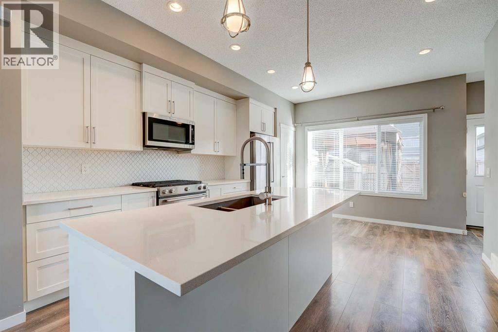 198 Masters Avenue Se, Calgary, Alberta  T3M 2B7 - Photo 5 - A2268491