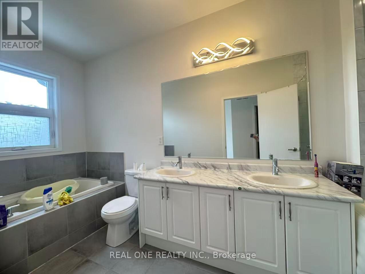 22 Andalusia Lane, Markham, Ontario  L6E 0V3 - Photo 11 - N12769548