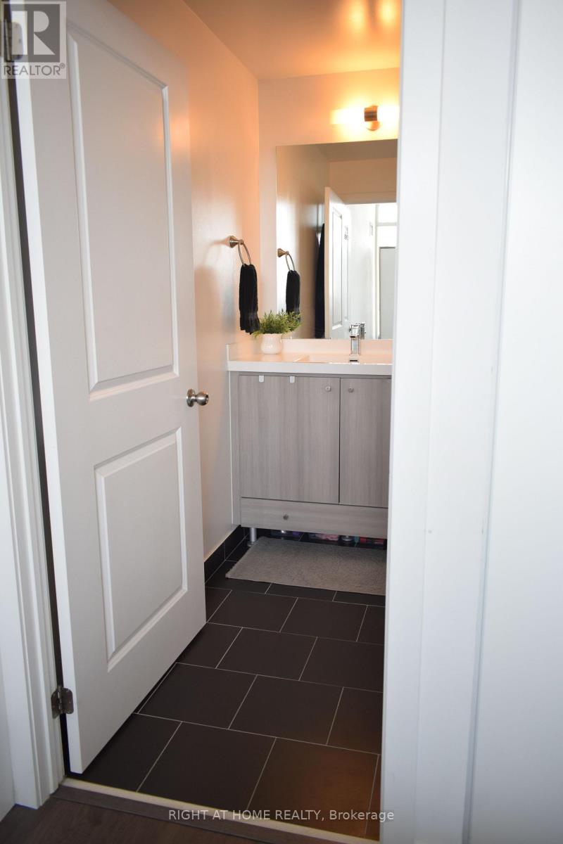 1207 - 105 George Street, Toronto (Moss Park), Ontario  M5S 2E8 - Photo 12 - C12769766