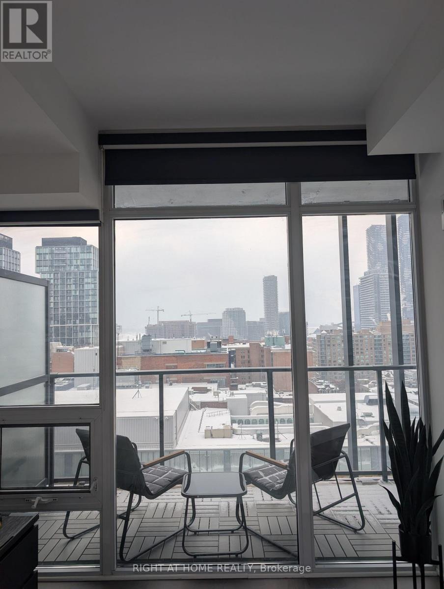 1207 - 105 George Street, Toronto (Moss Park), Ontario  M5S 2E8 - Photo 17 - C12769766