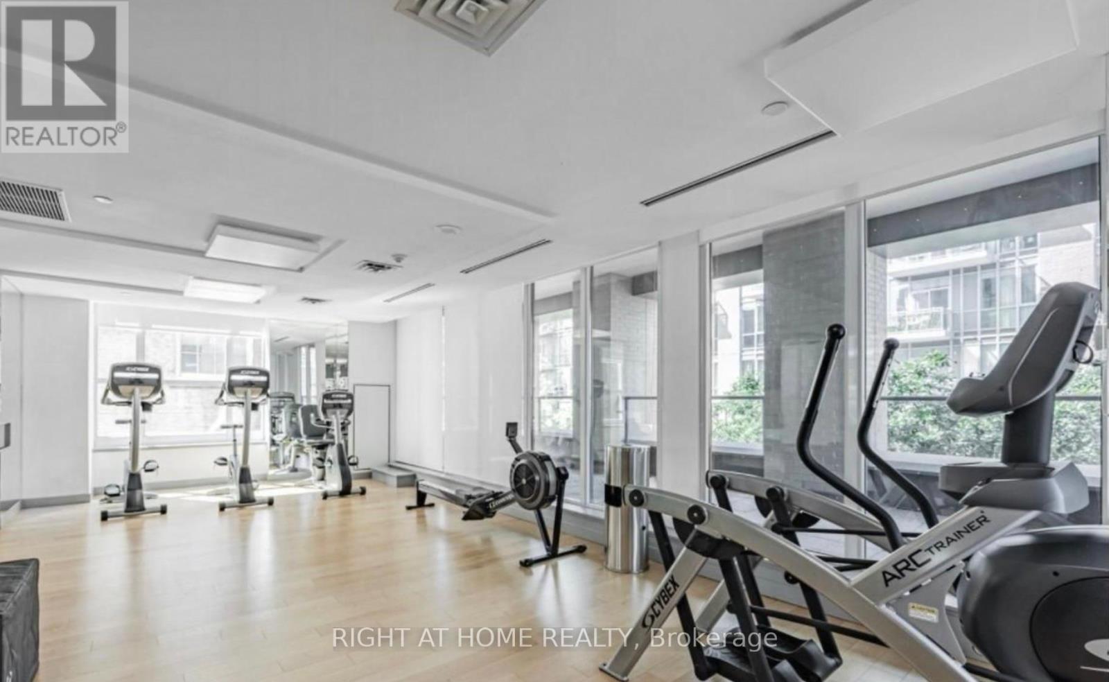 1207 - 105 George Street, Toronto (Moss Park), Ontario  M5S 2E8 - Photo 3 - C12769766