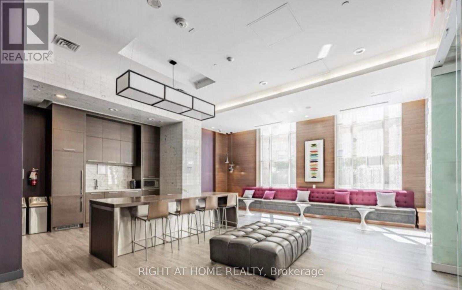 1207 - 105 George Street, Toronto (Moss Park), Ontario  M5S 2E8 - Photo 5 - C12769766