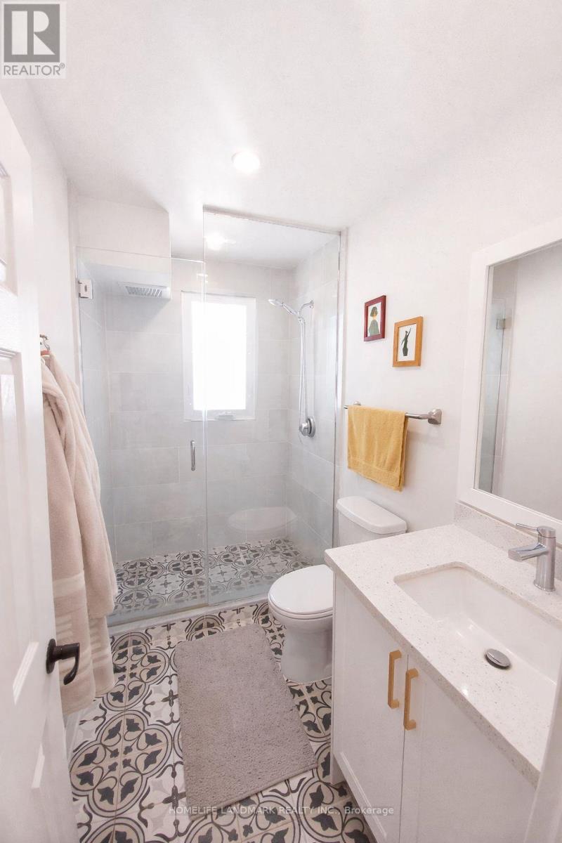 Upper - 43 Enderby Road, Toronto, Ontario  M4E 2S4 - Photo 11 - E12764050