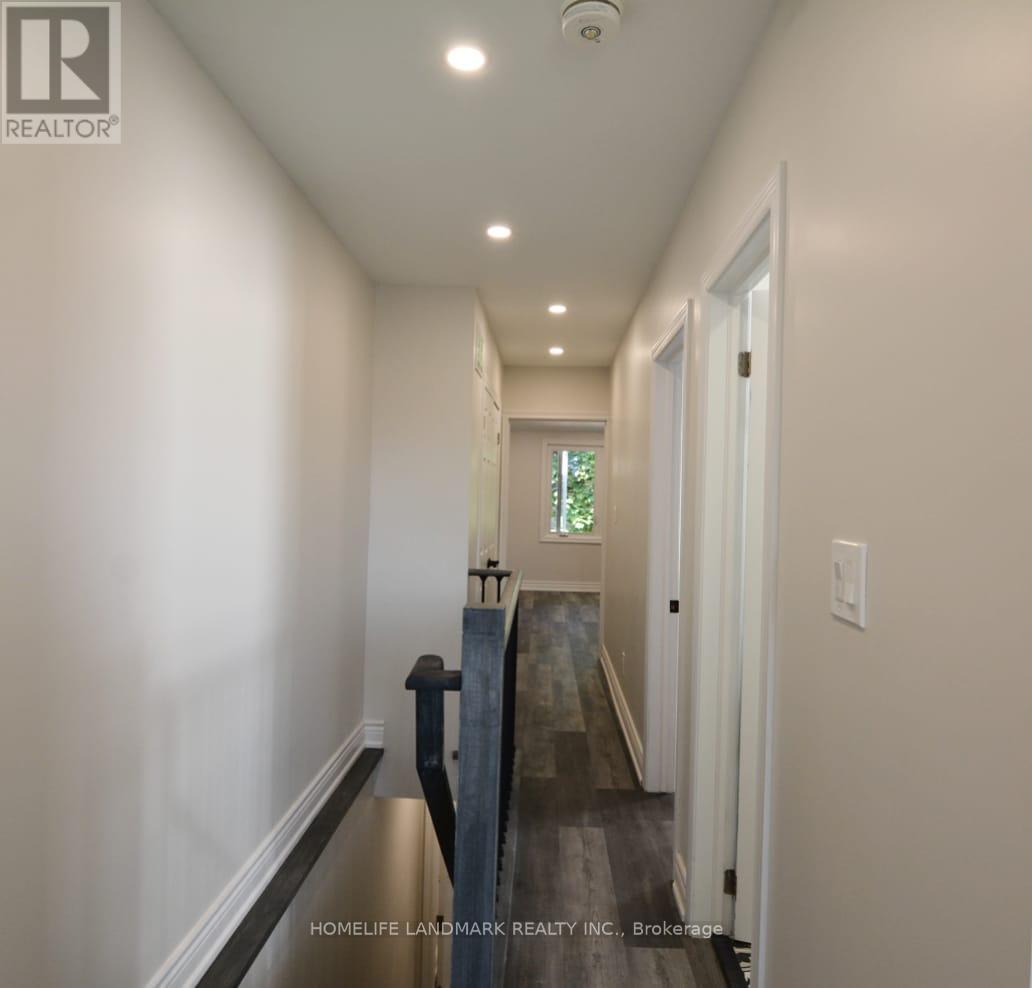 Upper - 43 Enderby Road, Toronto, Ontario  M4E 2S4 - Photo 12 - E12764050