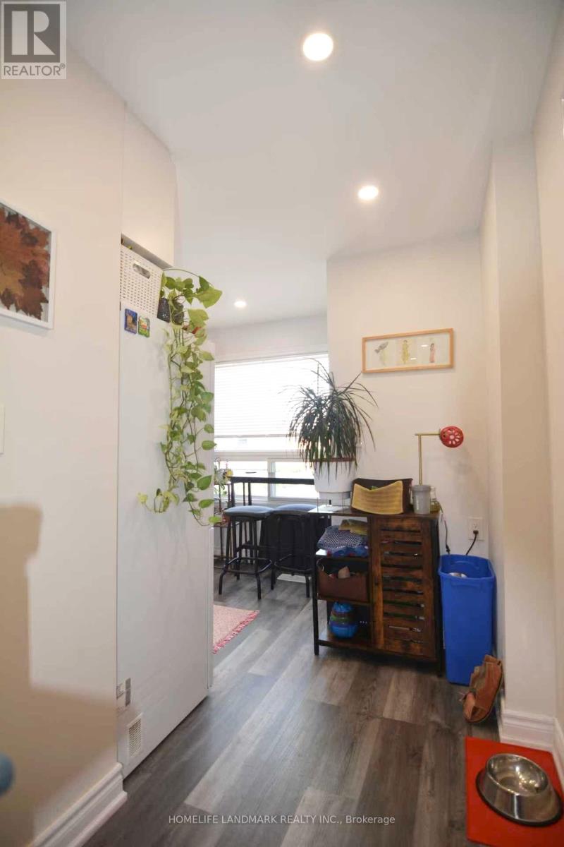 Upper - 43 Enderby Road, Toronto, Ontario  M4E 2S4 - Photo 13 - E12764050