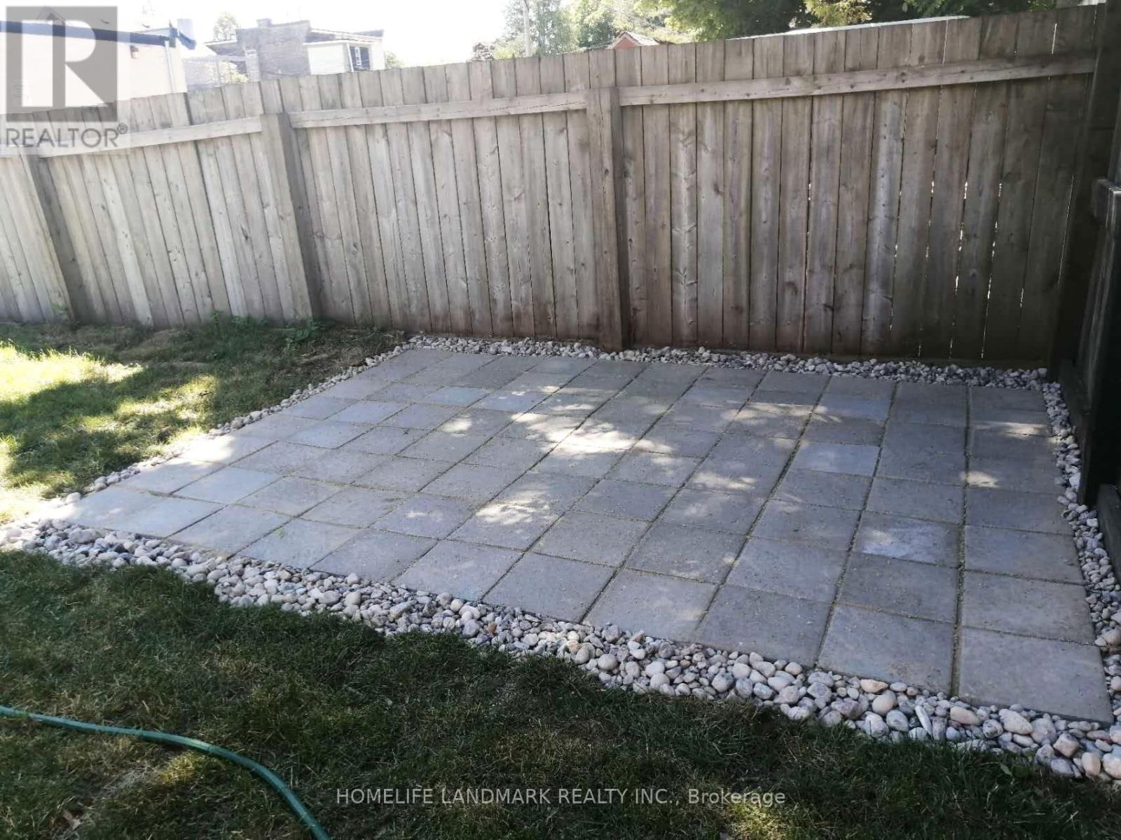 Upper - 43 Enderby Road, Toronto, Ontario  M4E 2S4 - Photo 17 - E12764050