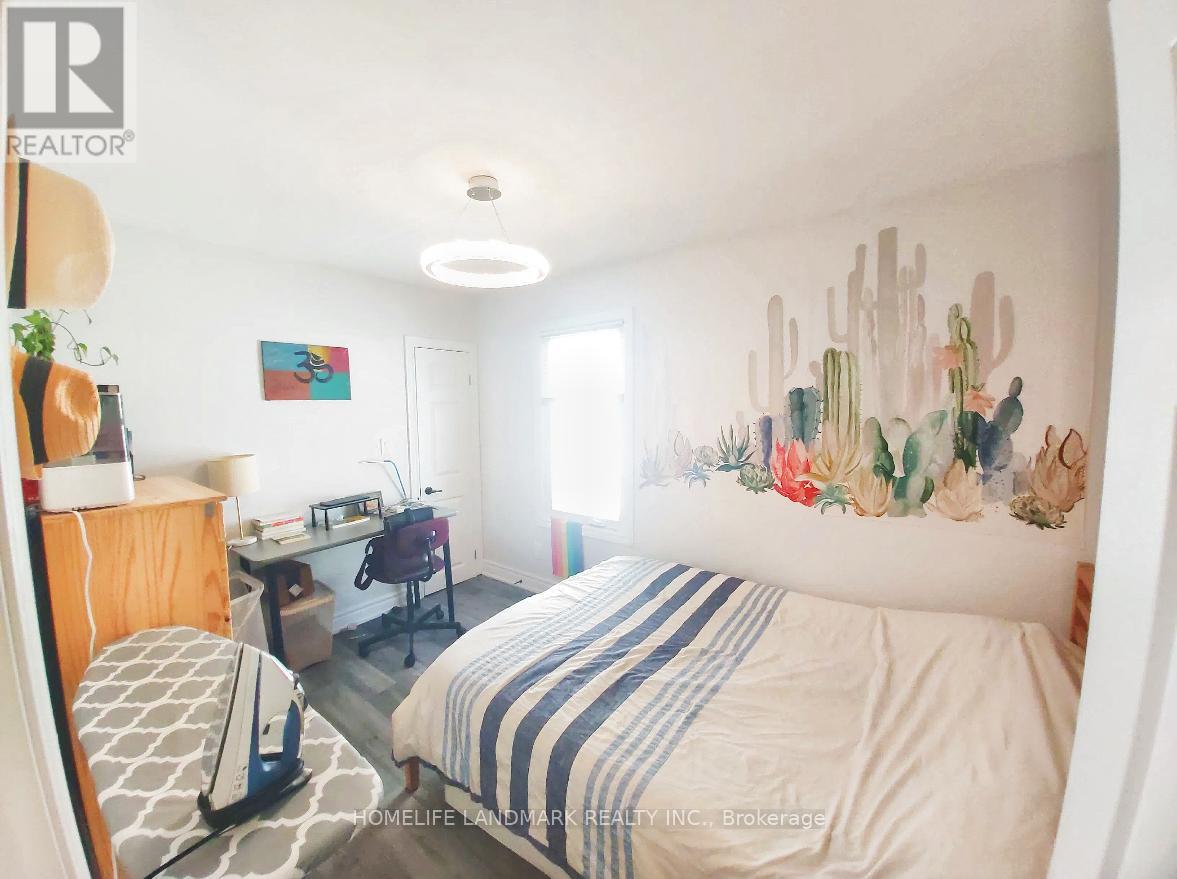 Upper - 43 Enderby Road, Toronto, Ontario  M4E 2S4 - Photo 7 - E12764050