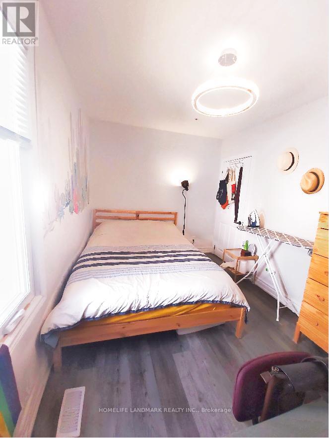 Upper - 43 Enderby Road, Toronto, Ontario  M4E 2S4 - Photo 8 - E12764050