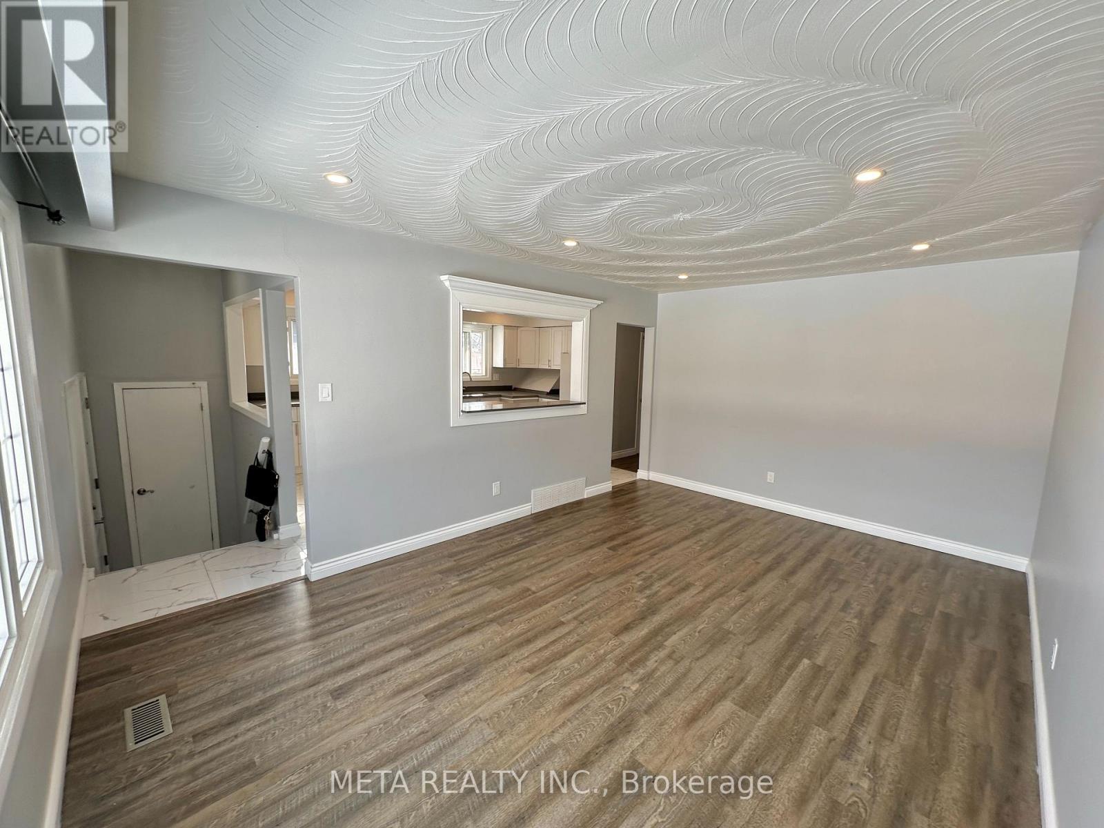 1398 Lakefield Street, Oshawa (Lakeview), Ontario  L1J 3Y9 - Photo 3 - E12769782