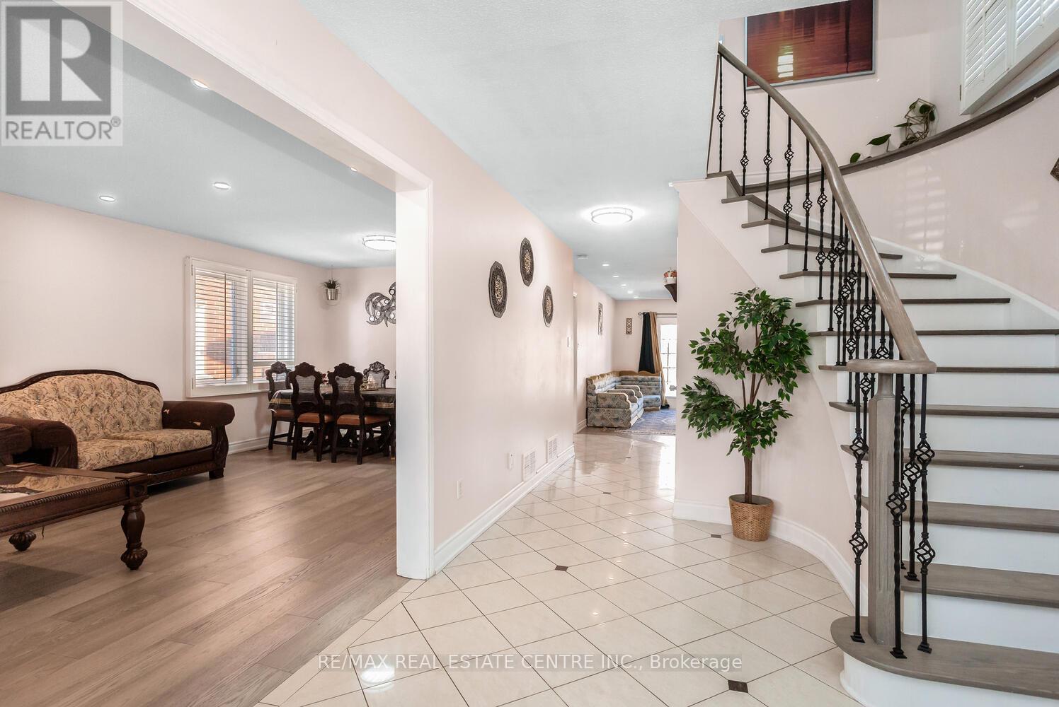 41 Presidential Street, Vaughan, Ontario  L4L 5H2 - Photo 6 - N12769764