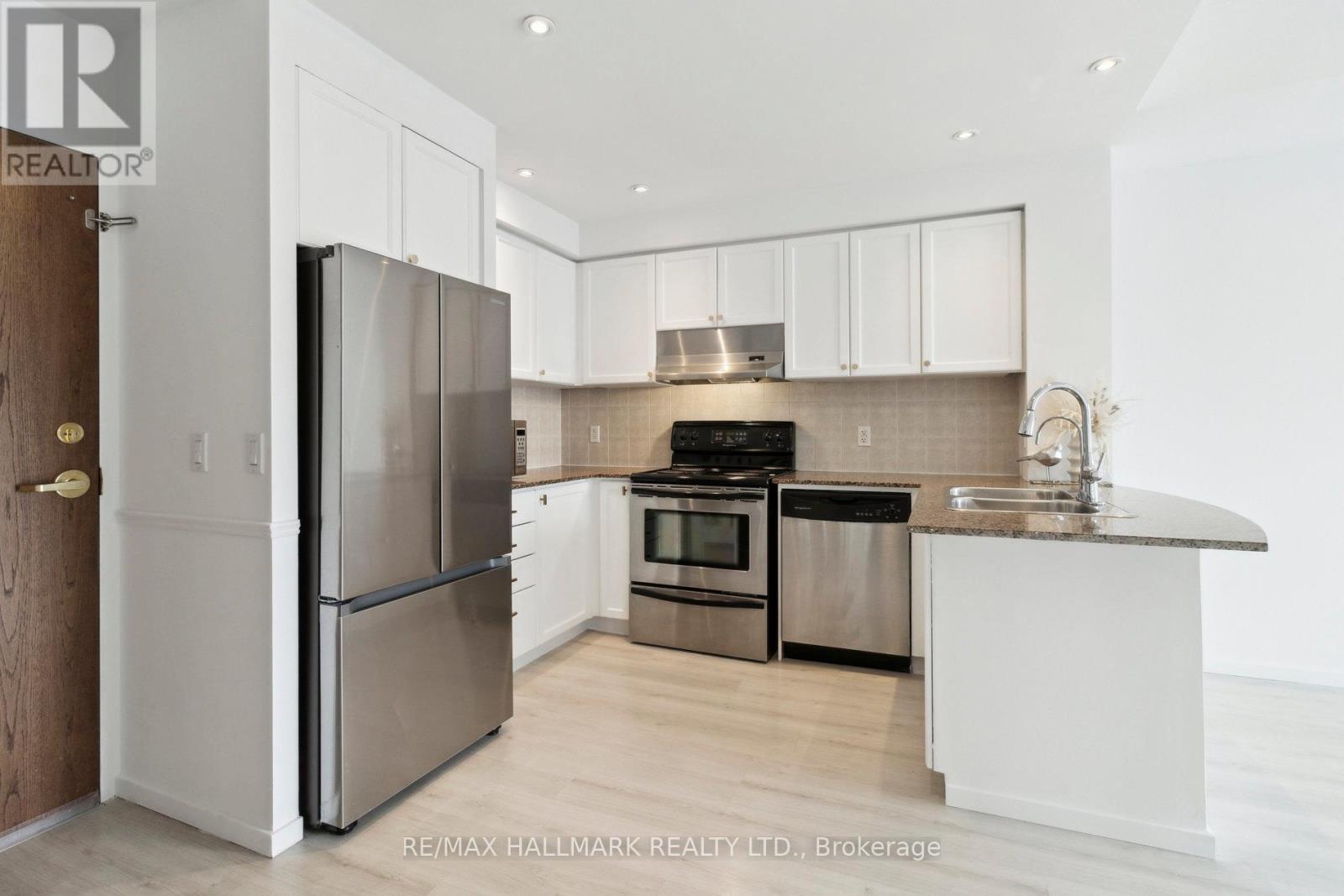 713 - 2 Maison Parc Court, Vaughan (Lakeview Estates), Ontario  L4J 9K4 - Photo 12 - N12769784