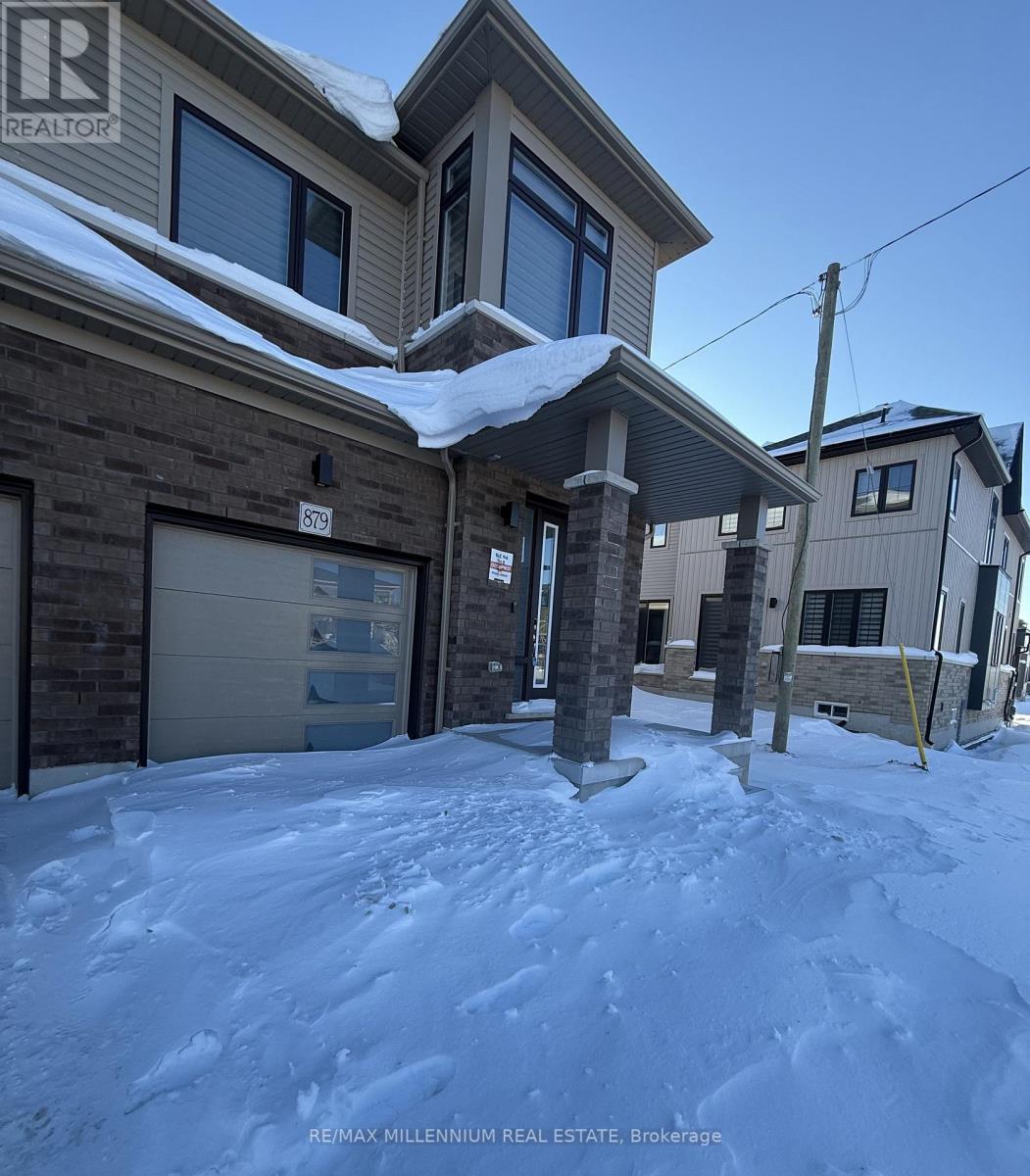 879 Douro Street, Stratford, Ontario  N5A 0E3 - Photo 3 - X12763842