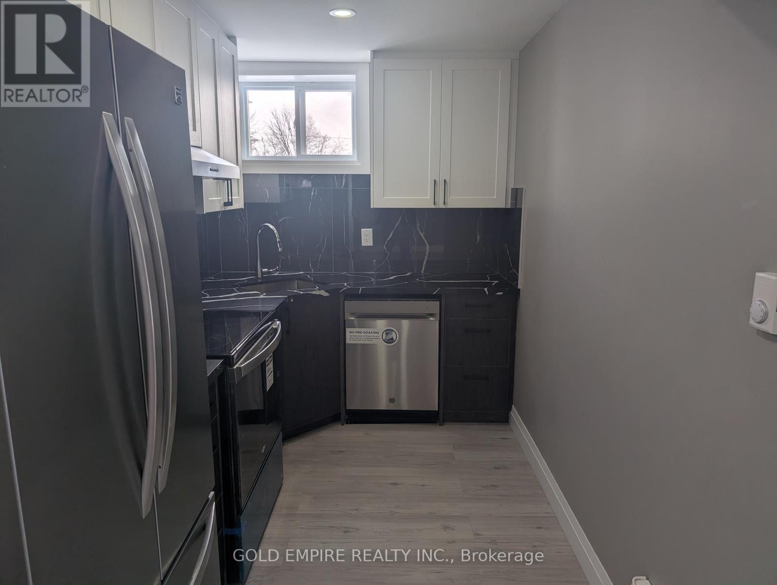 Lower - 22 Ahmed Place, St. Thomas, Ontario  N5R 0N2 - Photo 10 - X12769790