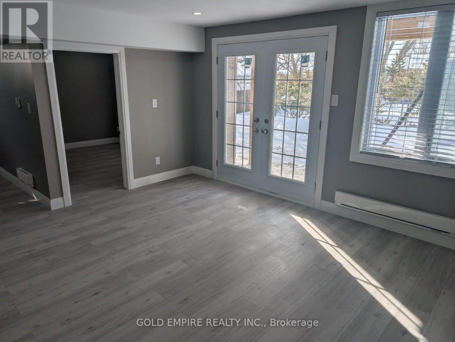 Lower - 22 Ahmed Place, St. Thomas, Ontario  N5R 0N2 - Photo 2 - X12769790