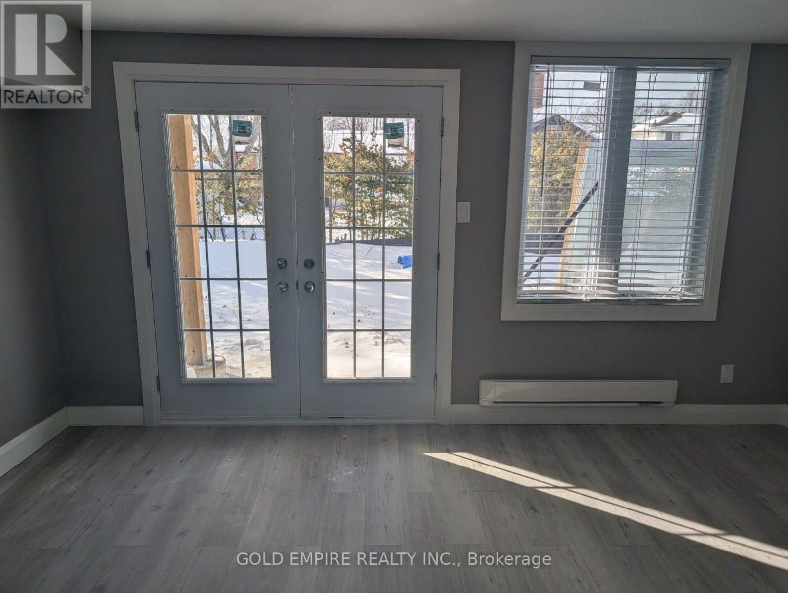 Lower - 22 Ahmed Place, St. Thomas, Ontario  N5R 0N2 - Photo 3 - X12769790