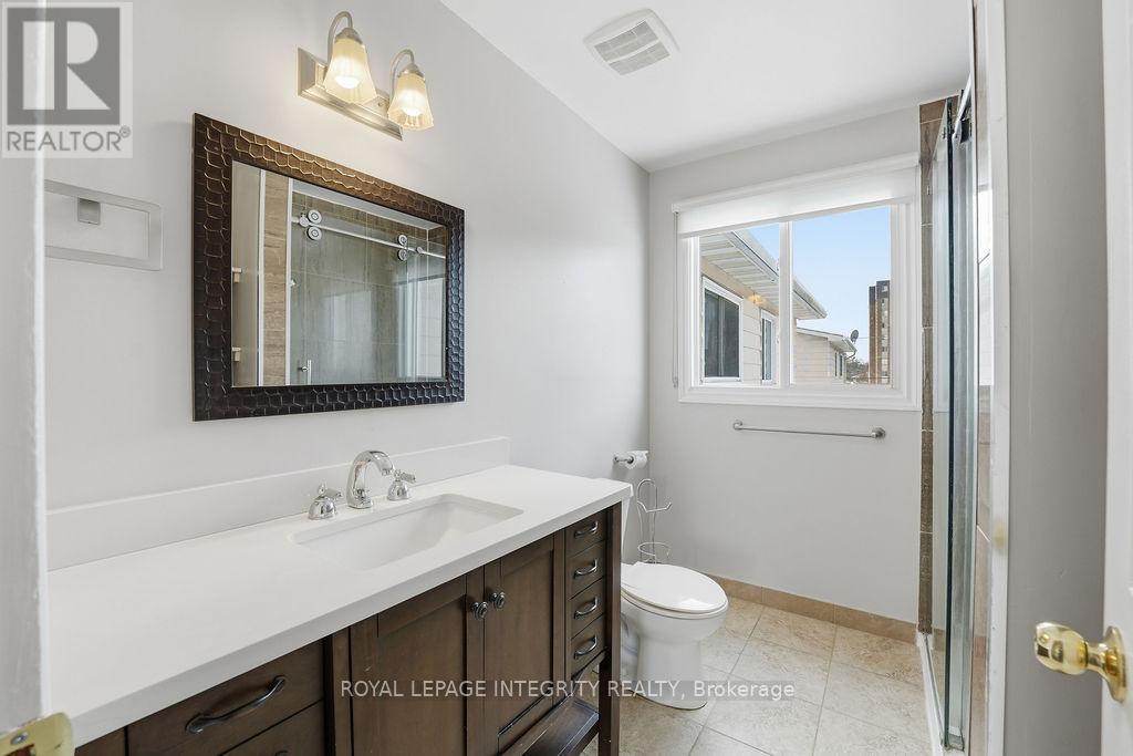 2039 St. Laurent Boulevard, Ottawa, Ontario  K1G 1A5 - Photo 15 - X12769804