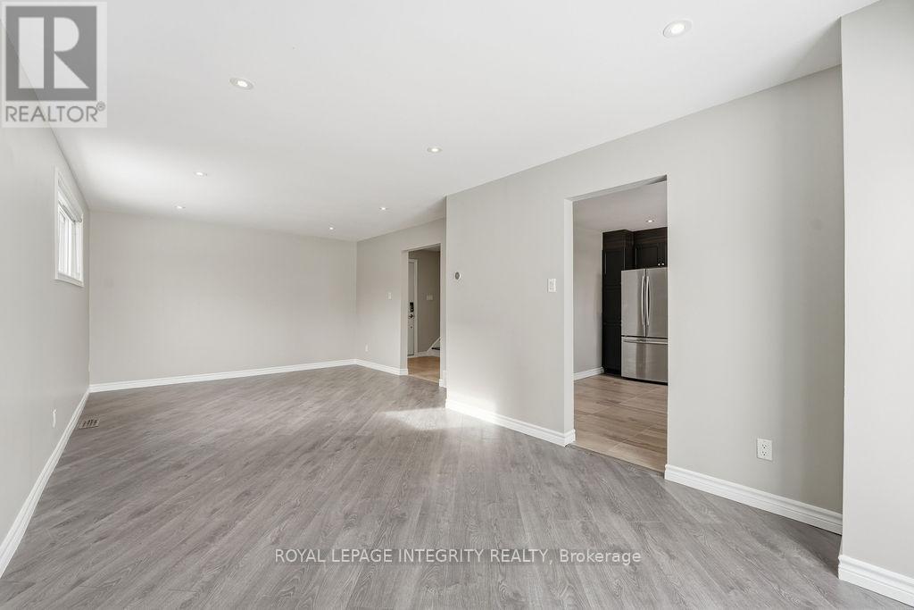 2039 St. Laurent Boulevard, Ottawa, Ontario  K1G 1A5 - Photo 5 - X12769804