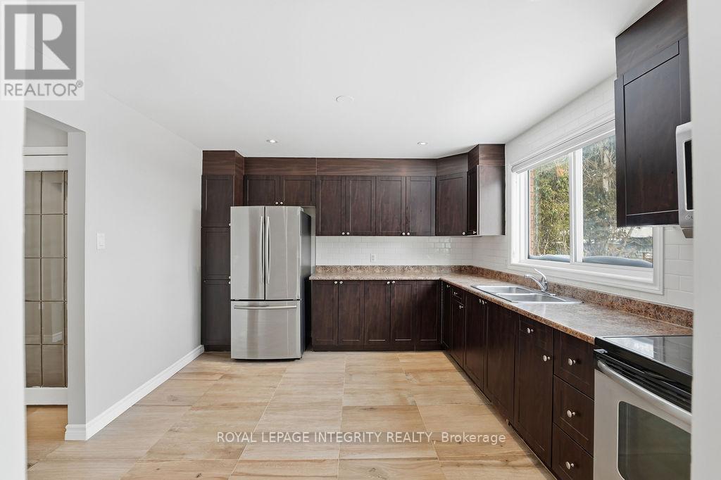 2039 St. Laurent Boulevard, Ottawa, Ontario  K1G 1A5 - Photo 6 - X12769804