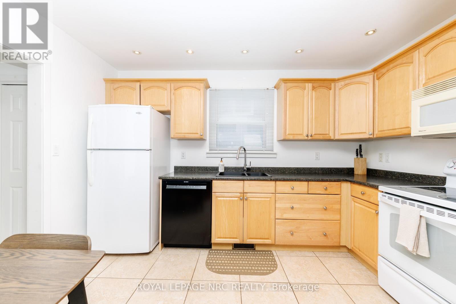 41 Mcdonald Avenue, Thorold (Thorold Downtown), Ontario  L2V 3E5 - Photo 5 - X12769832