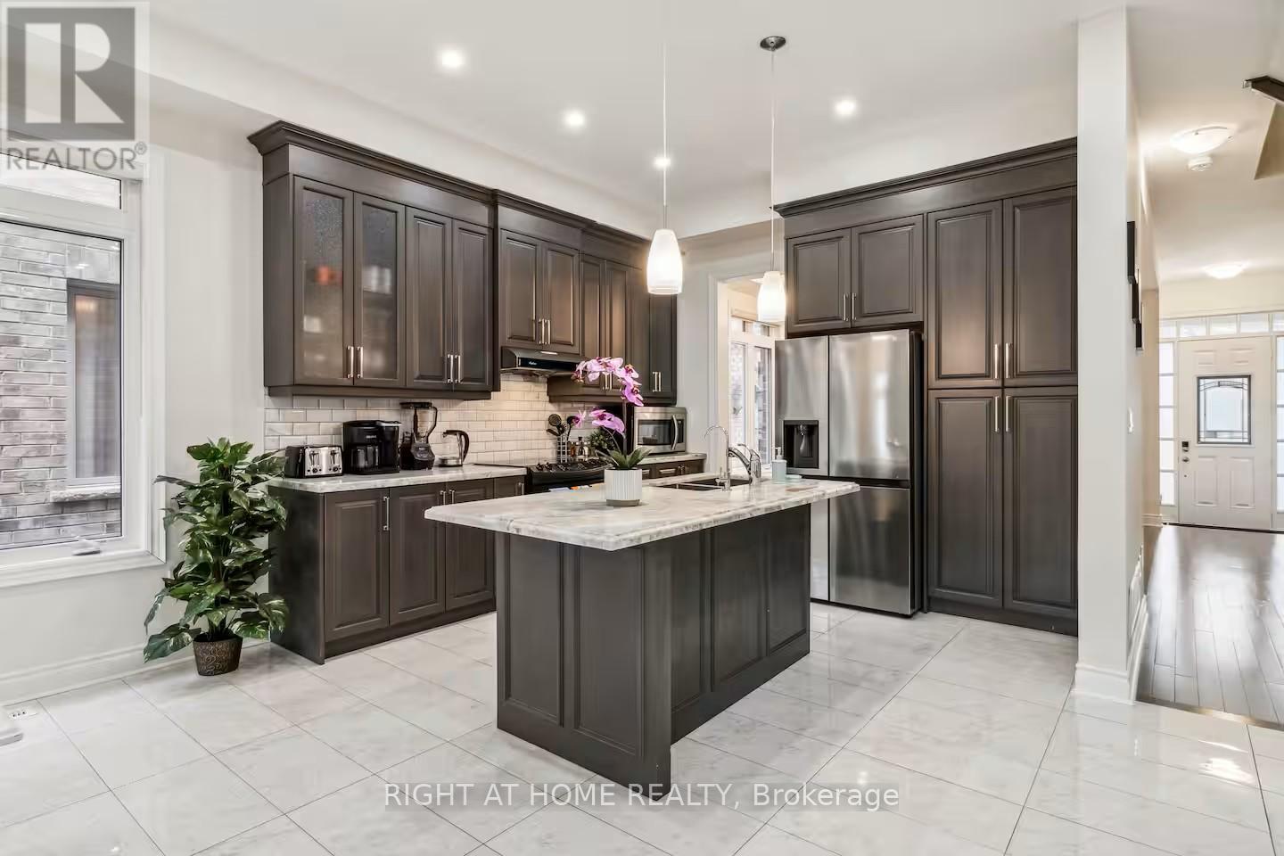 244 Paradelle Drive, Richmond Hill, Ontario  L4E 0E4 - Photo 15 - N12727686