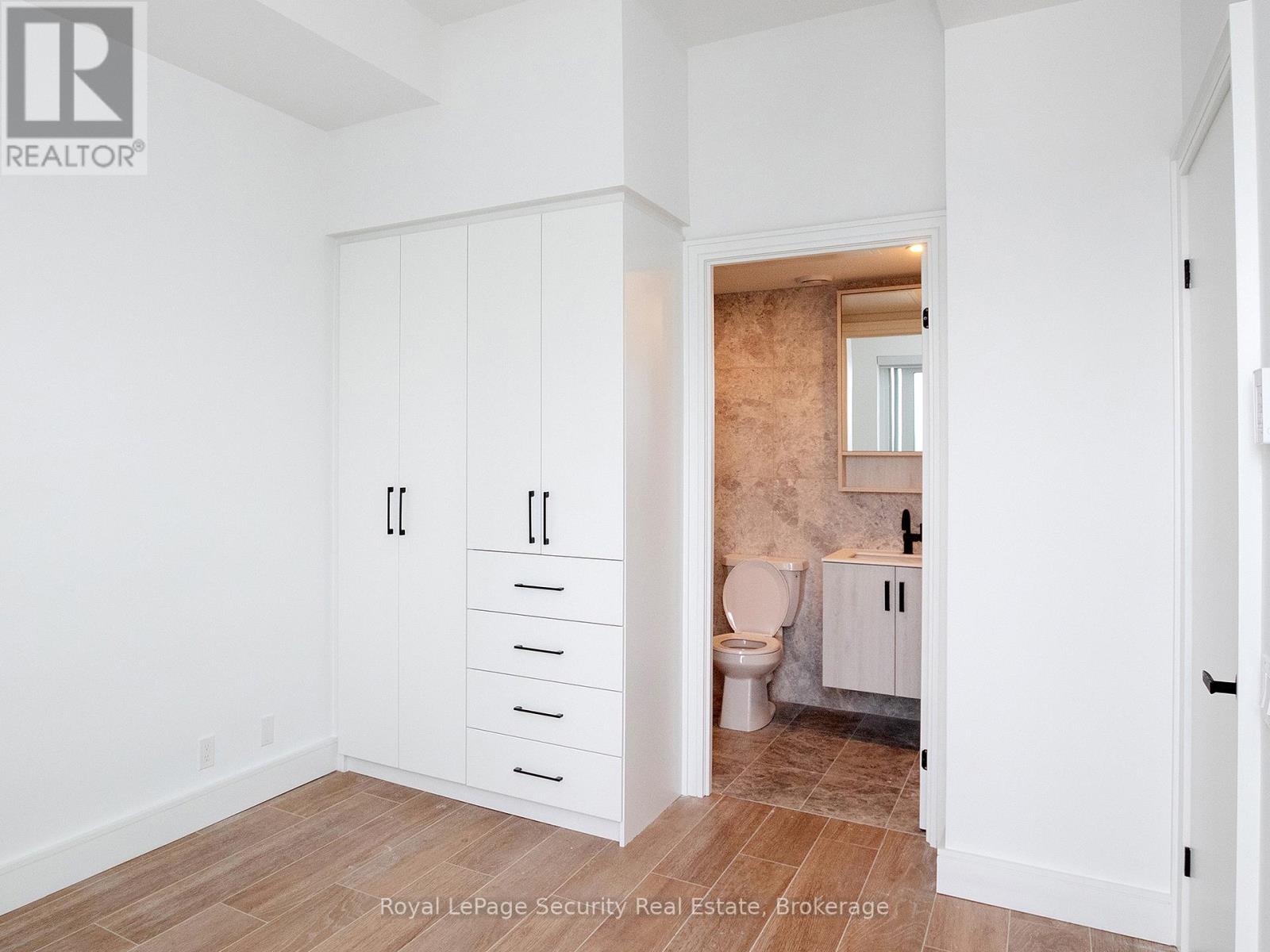 5710 - 88 Queen Street E, Toronto (Church-Yonge Corridor), Ontario  M5C 0B6 - Photo 10 - C12769794