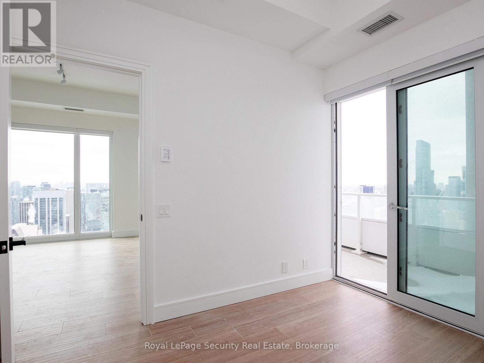 5710 - 88 Queen Street E, Toronto (Church-Yonge Corridor), Ontario  M5C 0B6 - Photo 11 - C12769794