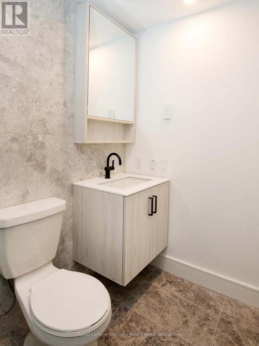 5710 - 88 Queen Street E, Toronto (Church-Yonge Corridor), Ontario  M5C 0B6 - Photo 14 - C12769794