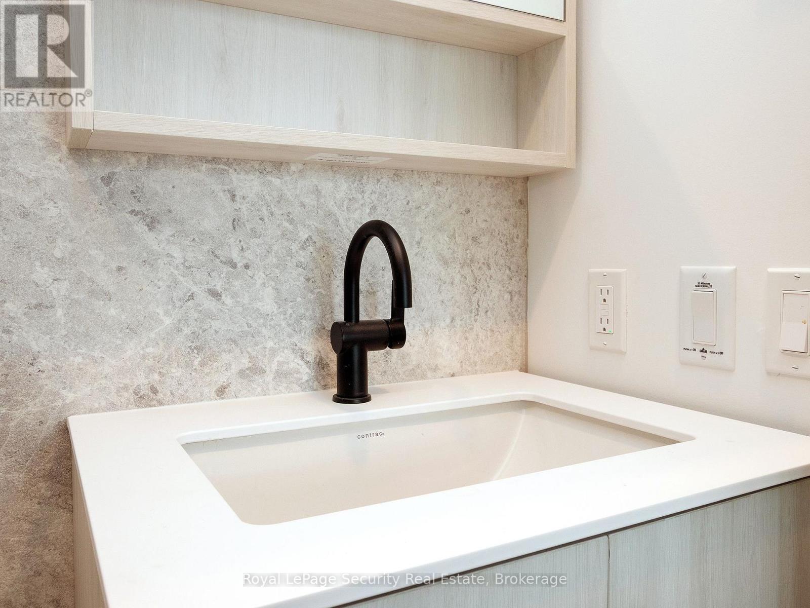 5710 - 88 Queen Street E, Toronto (Church-Yonge Corridor), Ontario  M5C 0B6 - Photo 18 - C12769794