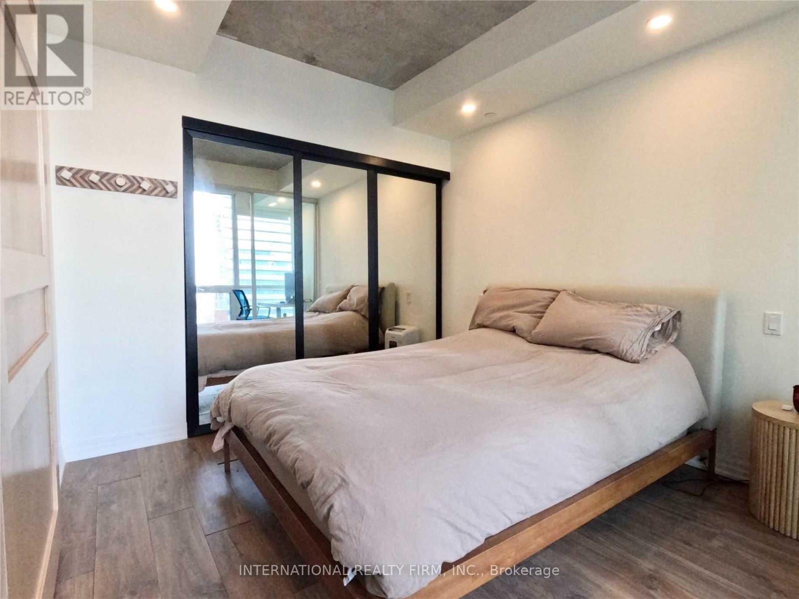 1801 - 88 Blue Jays Way, Toronto, Ontario  M5V 0L7 - Photo 3 - C12769796