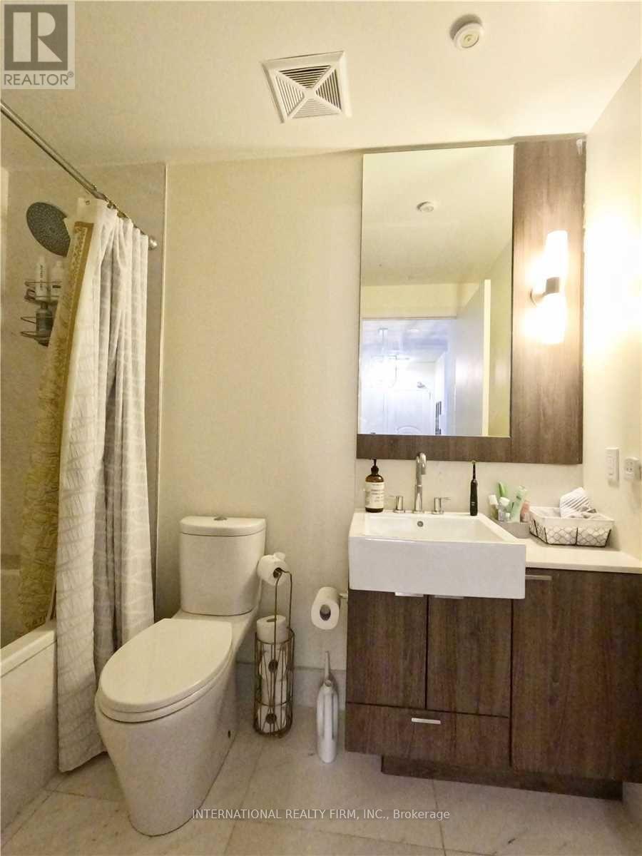 1801 - 88 Blue Jays Way, Toronto, Ontario  M5V 0L7 - Photo 5 - C12769796