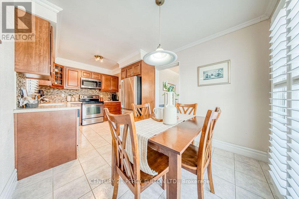 1037 Maury Crescent, Pickering (Liverpool), Ontario  L1X 1R3 - Photo 6 - E12769822