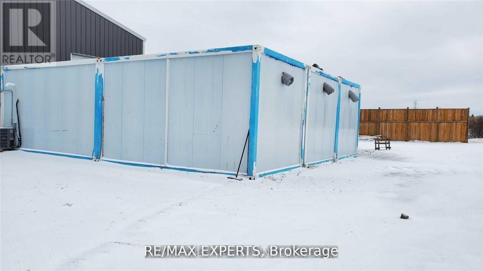 2000 Davis Drive, King, Ontario  L3Y 4V9 - Photo 4 - N12769842