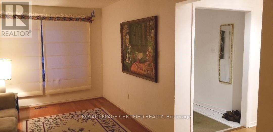 1406 Emerson Lane, Mississauga, Ontario  L5V 1L7 - Photo 15 - W12769788