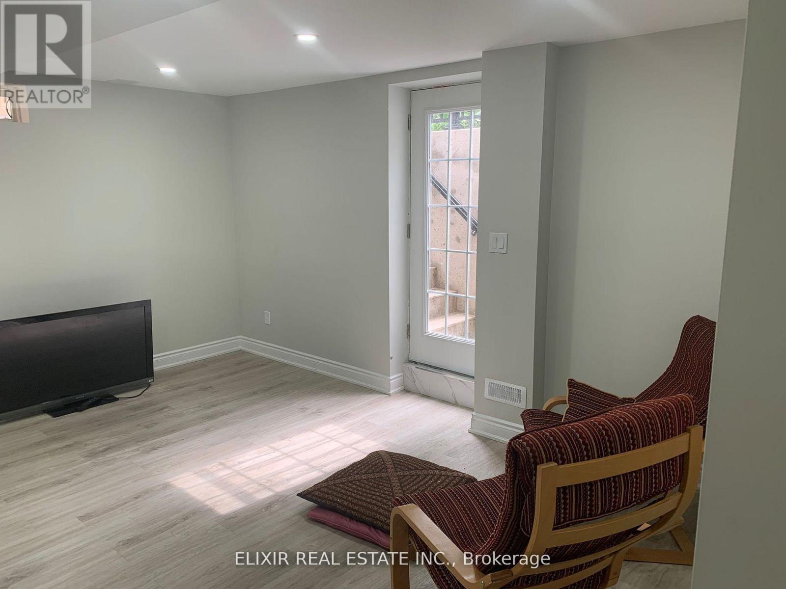 32 Mayo Avenue, Cambridge, Ontario  N1T 2E8 - Photo 3 - X12769818