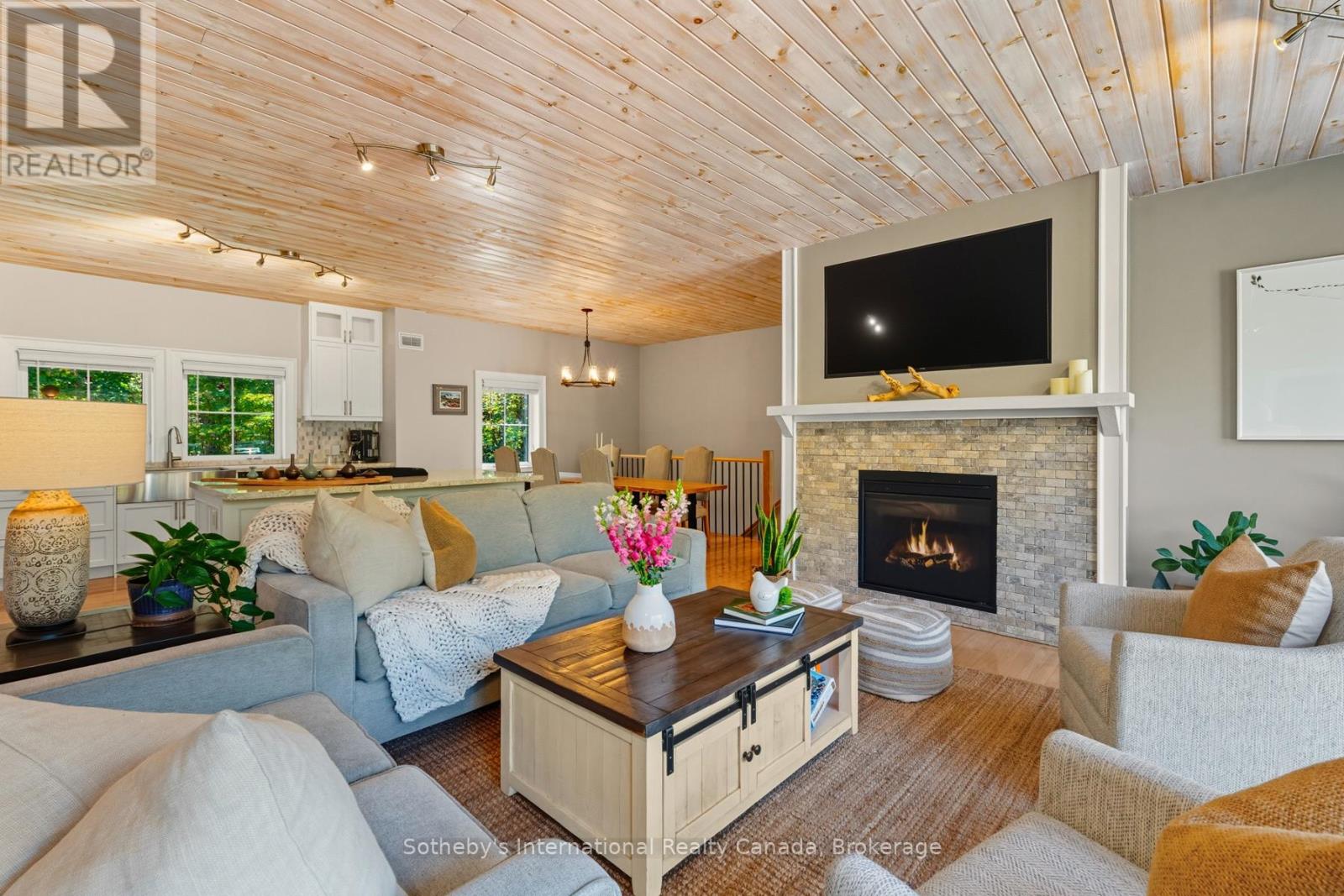 64 Bowyer Road, Huntsville, Ontario  P1H 2J4 - Photo 17 - X12448426