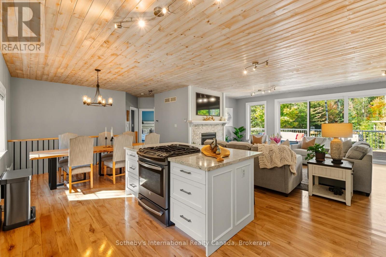 64 Bowyer Road, Huntsville, Ontario  P1H 2J4 - Photo 15 - X12448426