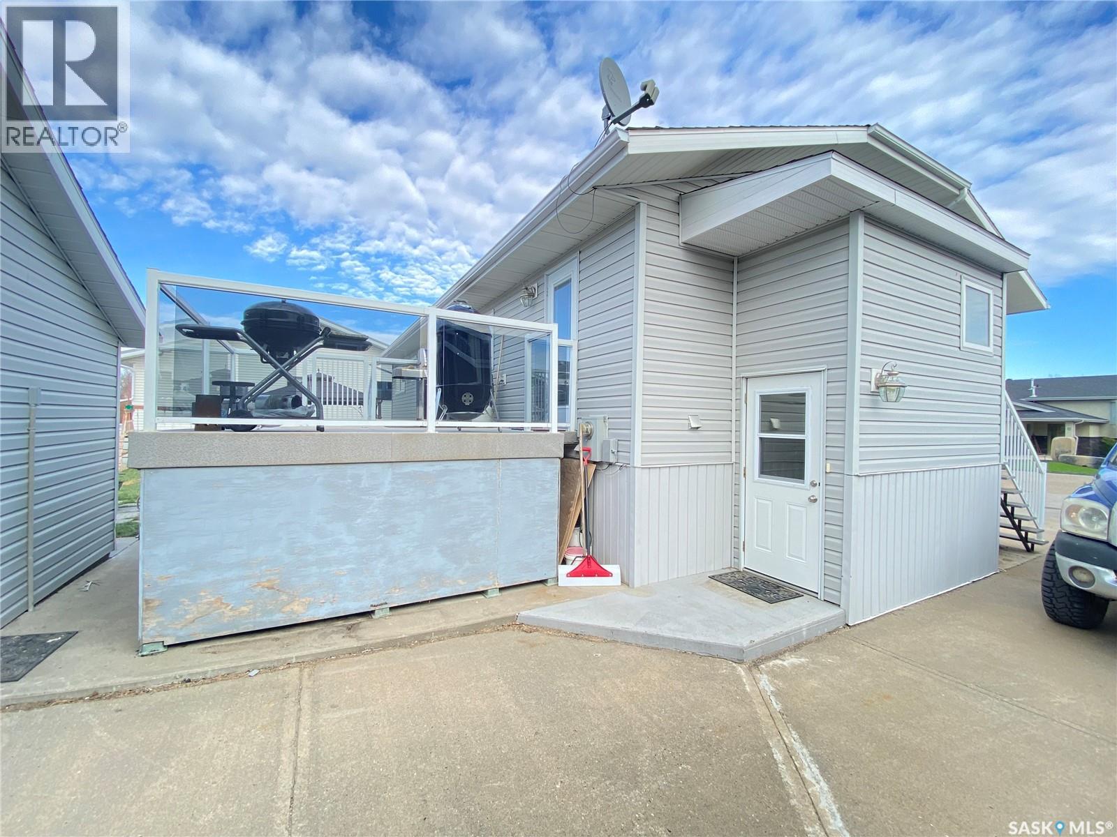 11 Harrigan Crescent, Maple Creek, Saskatchewan  S0N 1N0 - Photo 4 - SK027659