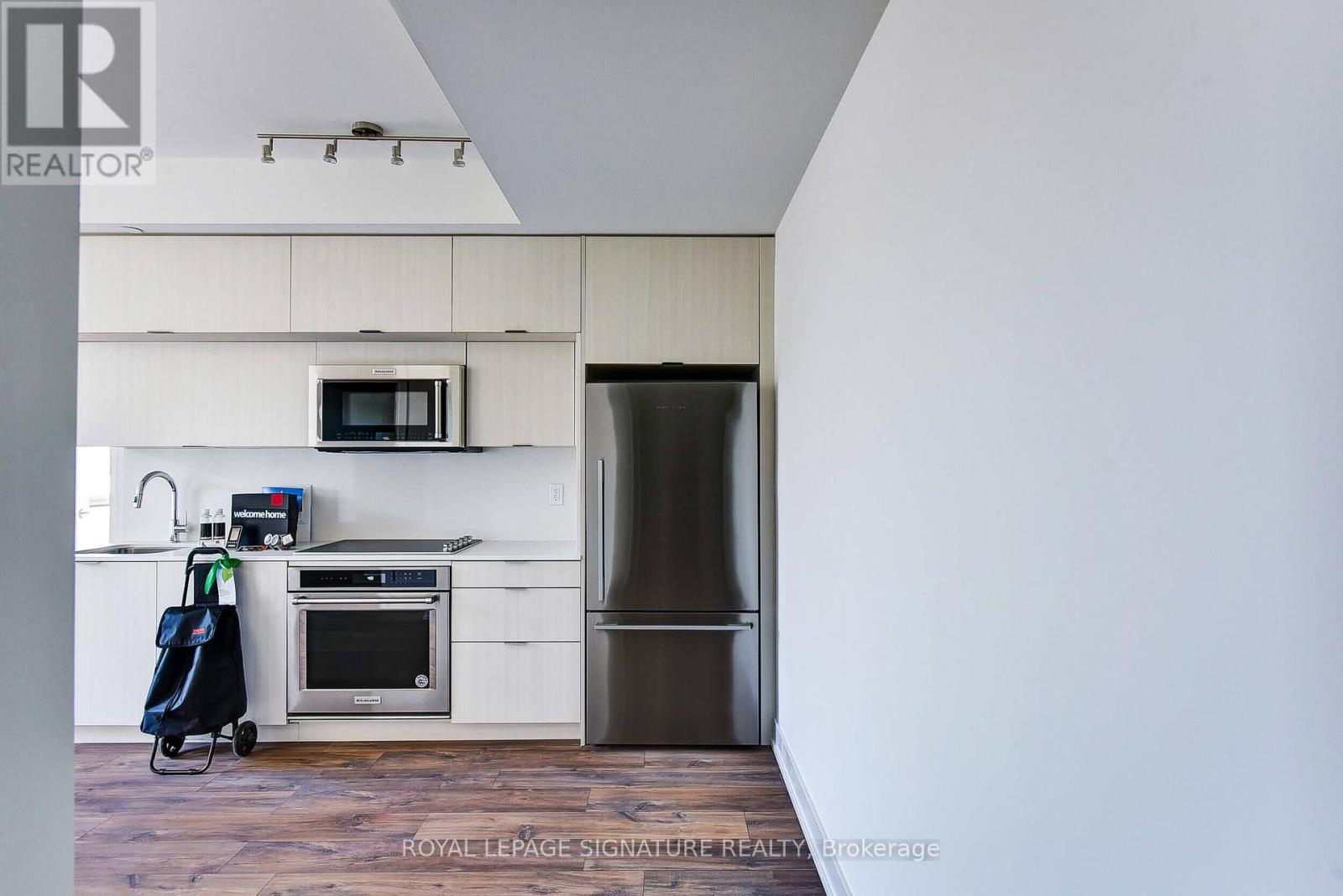 506 - 80 Vanauley Street, Toronto, Ontario  M5T 2H6 - Photo 3 - C12769850