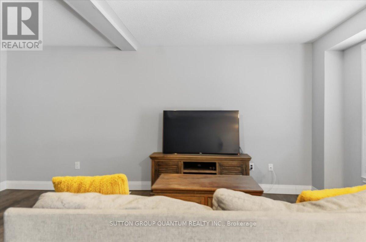 2 - 2375 Truscott Drive, Mississauga, Ontario  L5J 3R2 - Photo 5 - W12769846