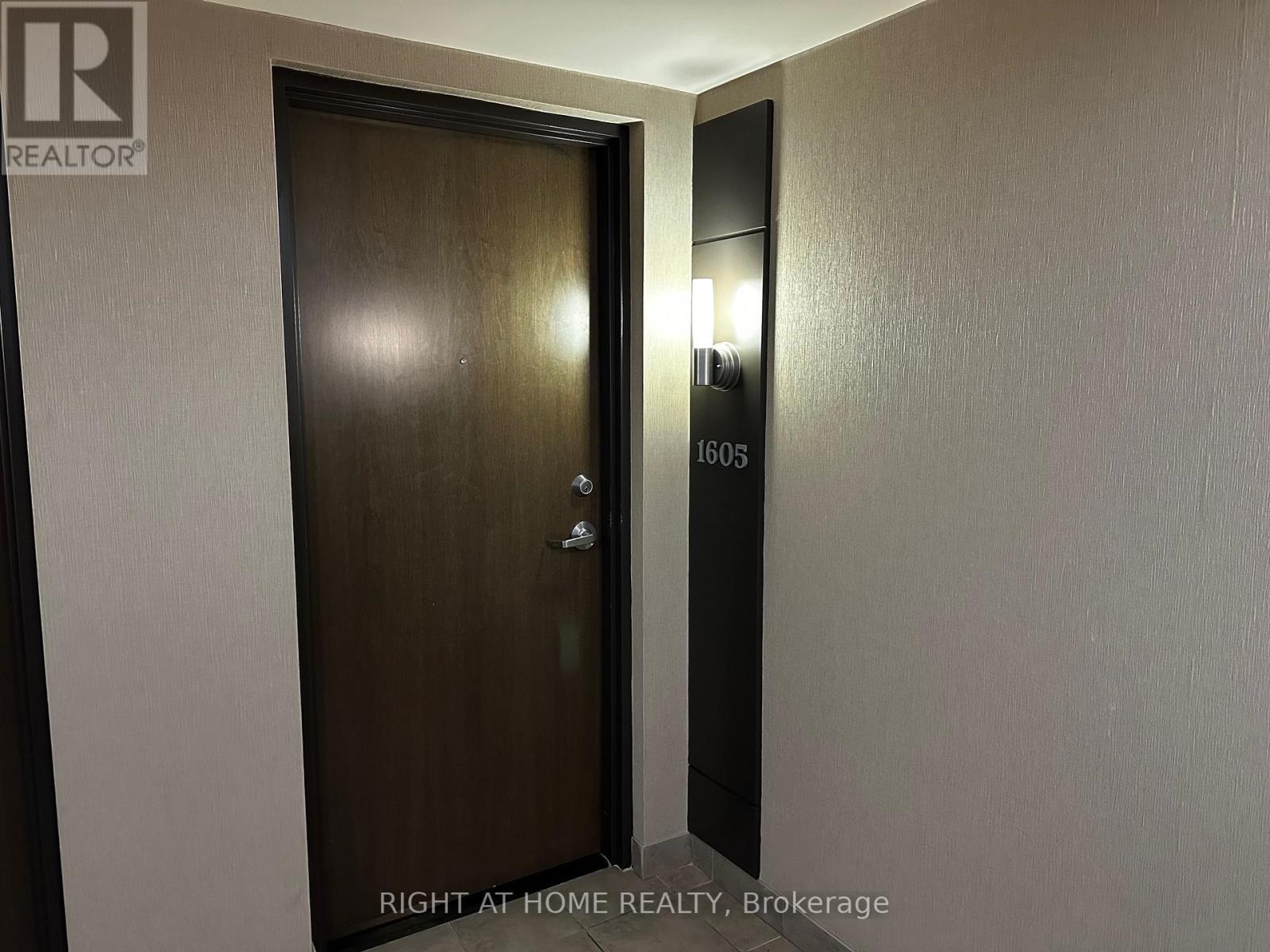 1605 - 9 GEORGE STREET N, Brampton, Ontario