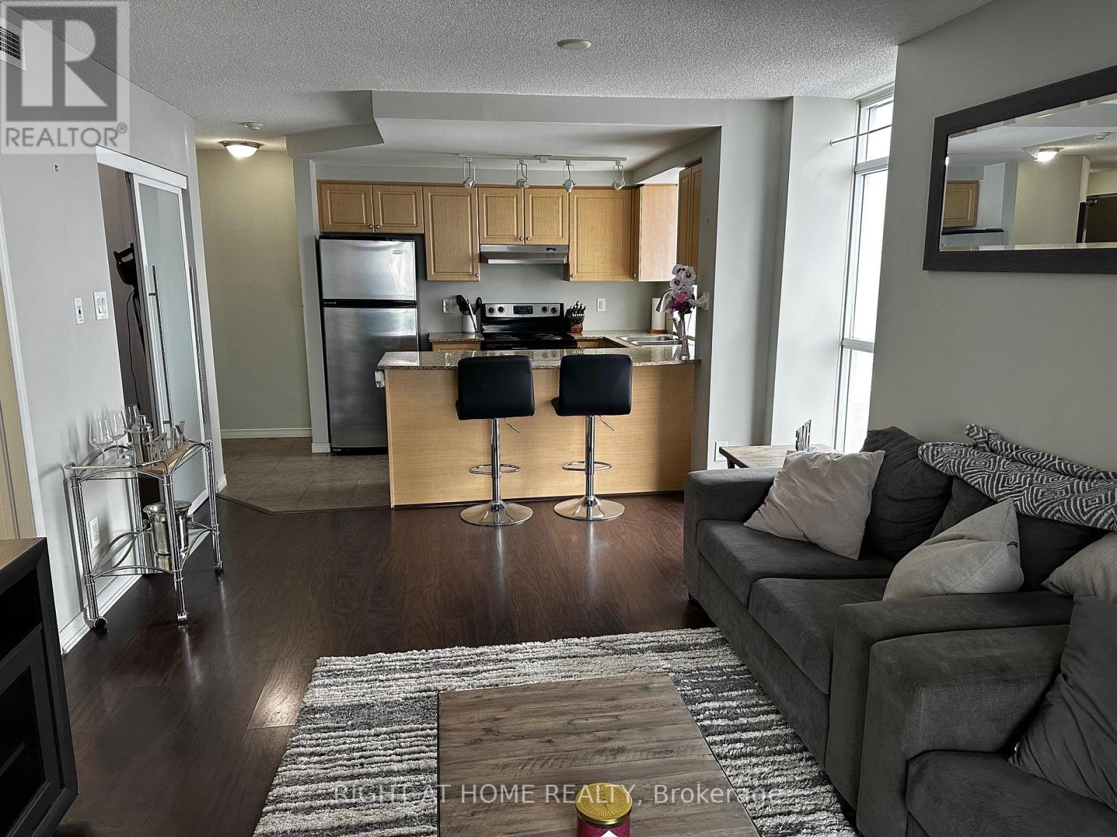 1605 - 9 George Street N, Brampton, Ontario  L6X 0T6 - Photo 8 - W12769852