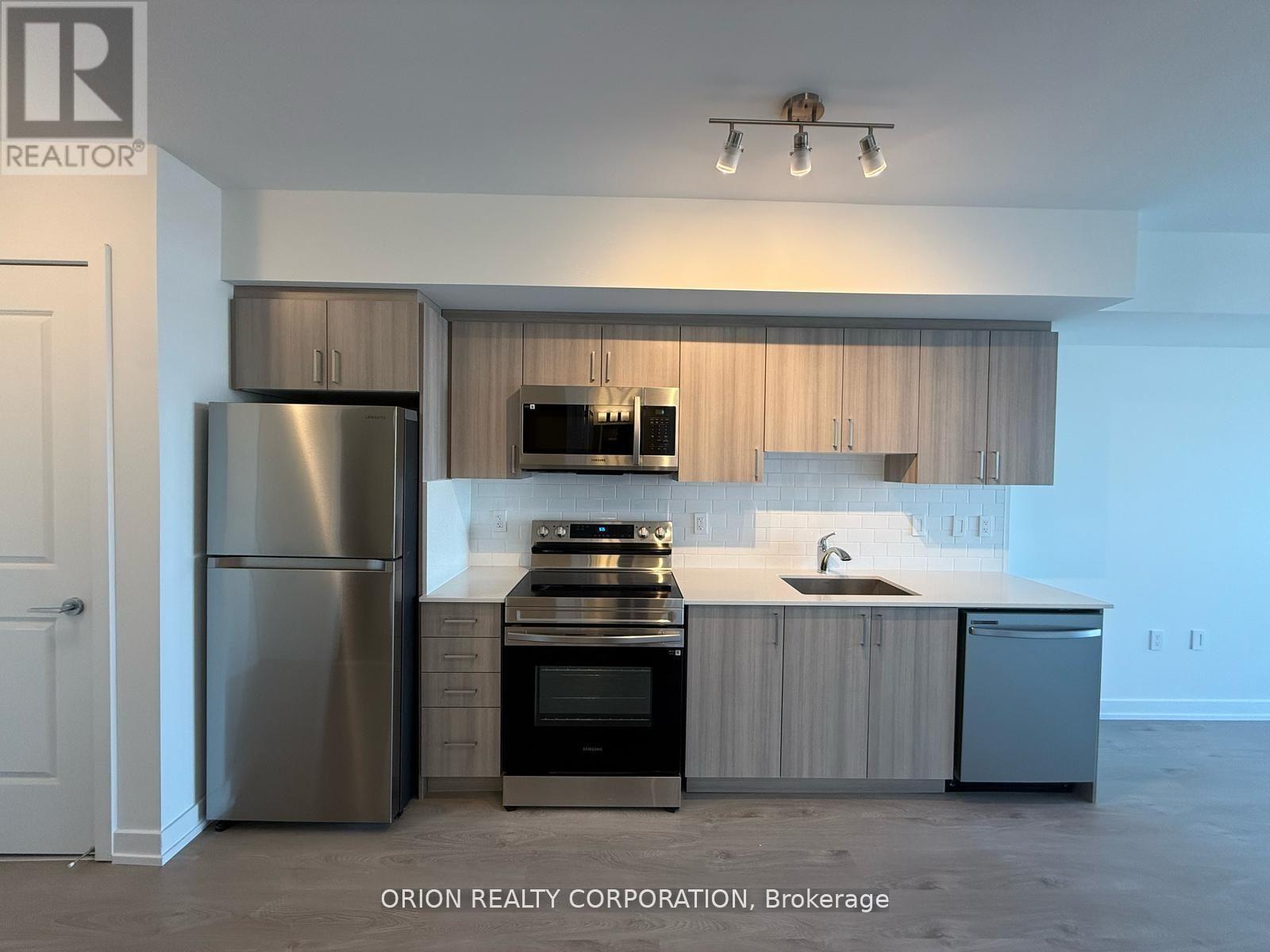 715 - 556 MARLEE AVENUE, Toronto, Ontario