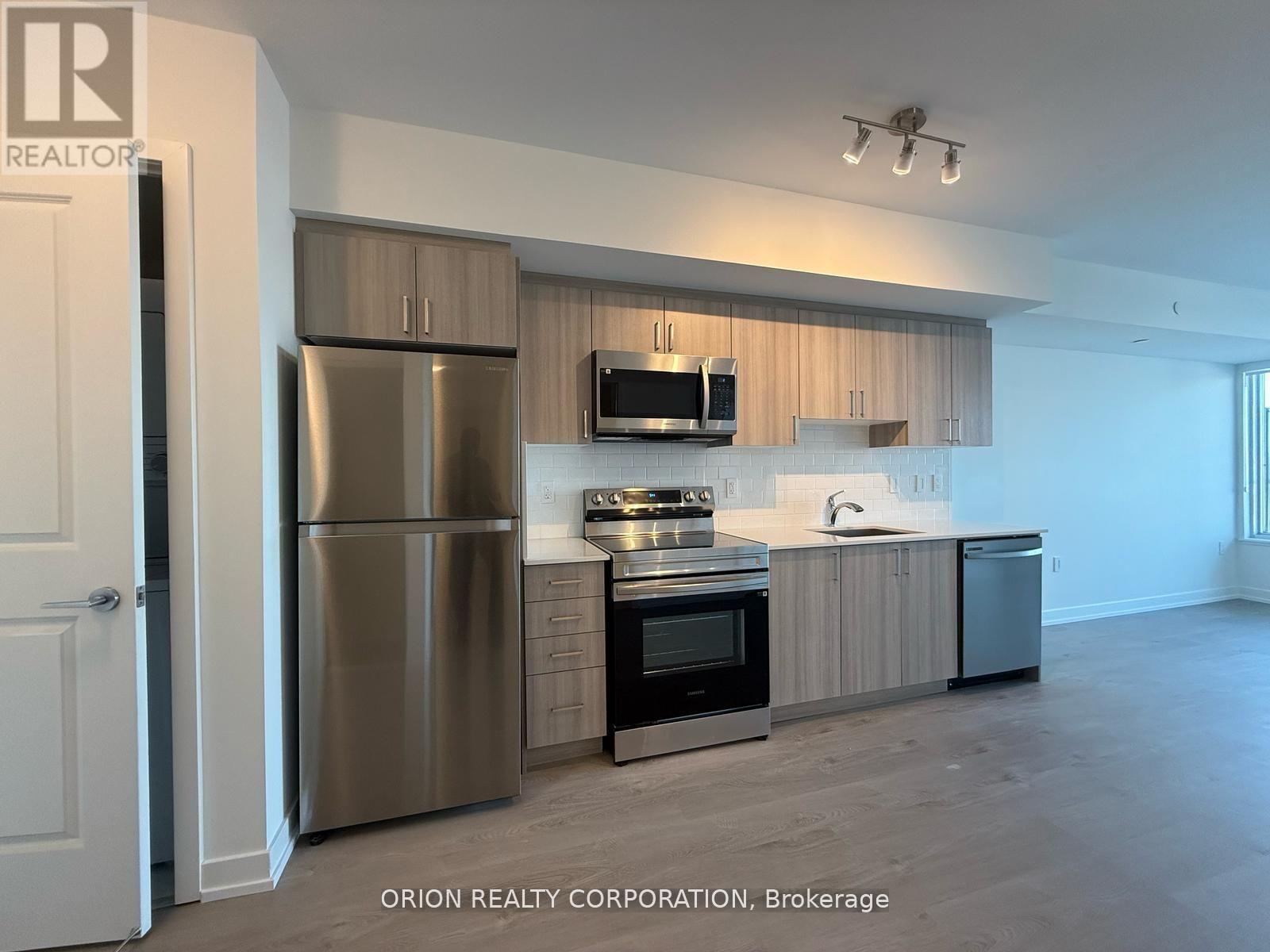 715 - 556 Marlee Avenue, Toronto, Ontario  M6B 0B1 - Photo 2 - W12769856