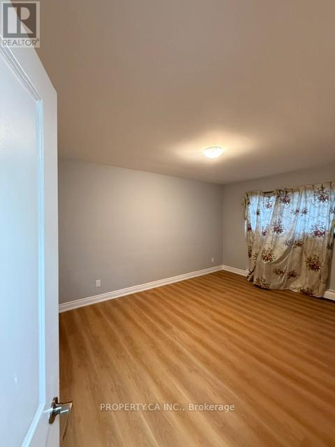 2226 Mountainside Drive, Burlington, Ontario  L7P 1B5 - Photo 7 - W12769860